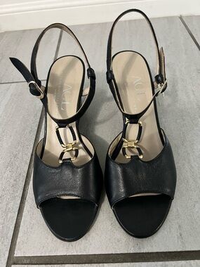AGL black and gold wedges